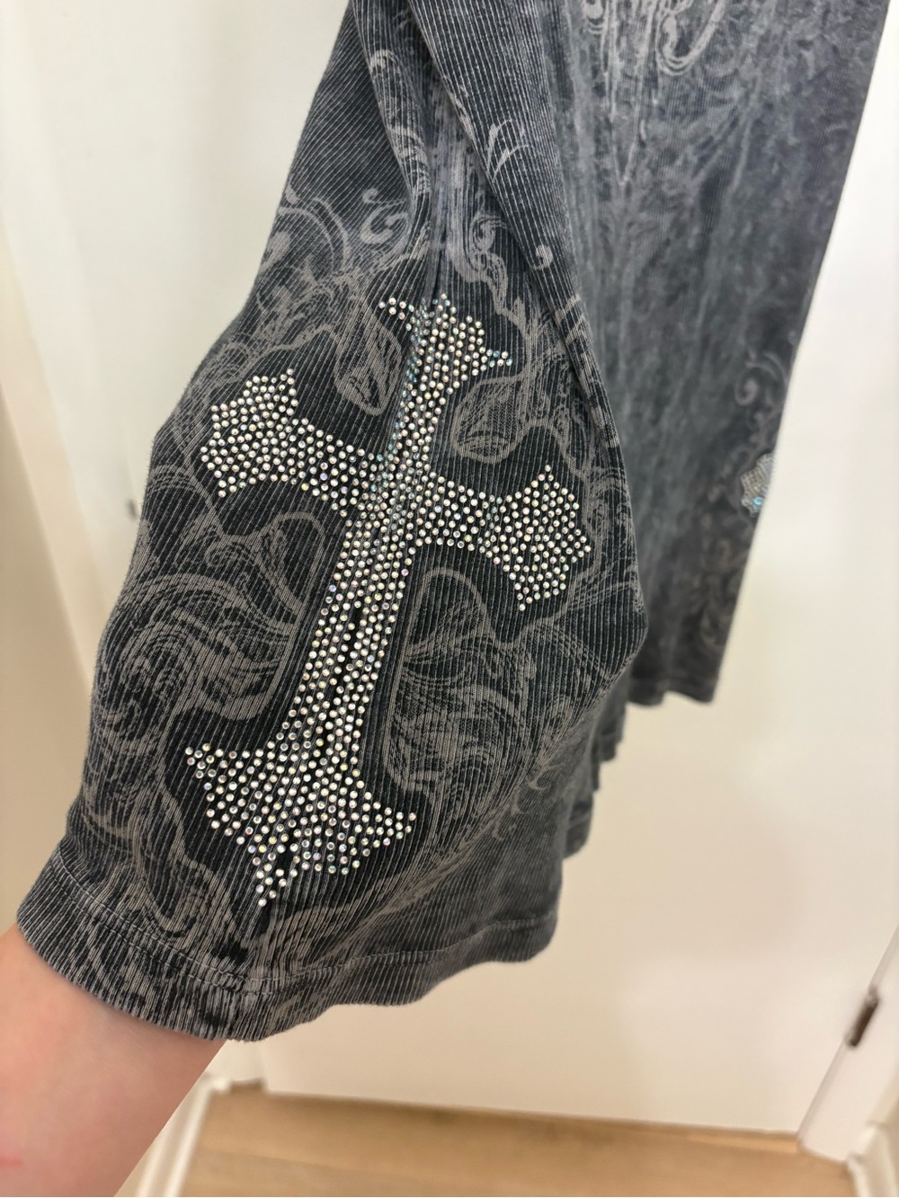 Vocal Apparel Y2K Rhinestone Cross Graphic Tee Gray Mineral Wash Mall Goth Shirt - Picture 4 of 6